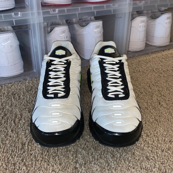 nike air max plus retro future